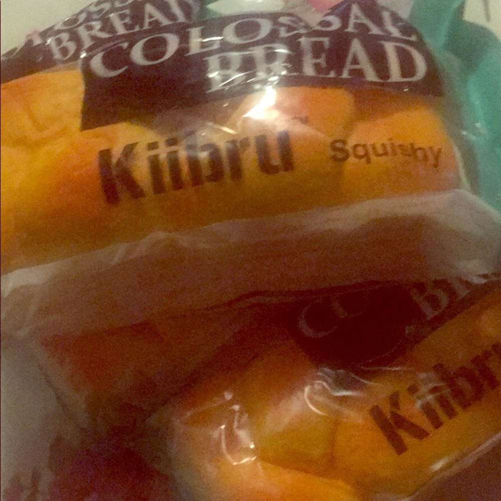Kiibru colossal English bread squishy